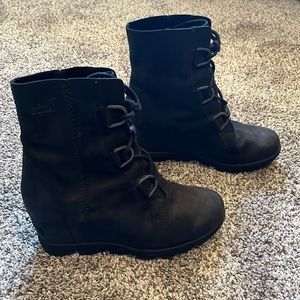 Most comfortable and practical shoes I've ever owned. Great brand Sorel.